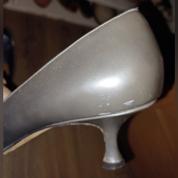 Manolo blahnik lisane patent Grey bow kitten heels 40.5 - Picture 8 of 11